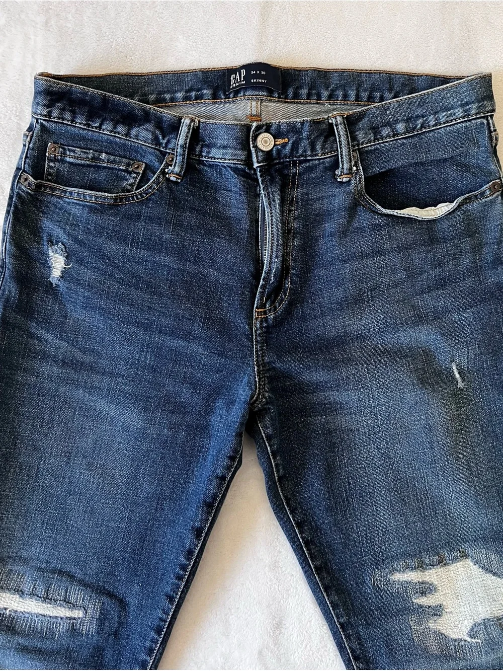 GAP Men's Slim Distressed Jeans in Dark Blue Wash Size 34X30